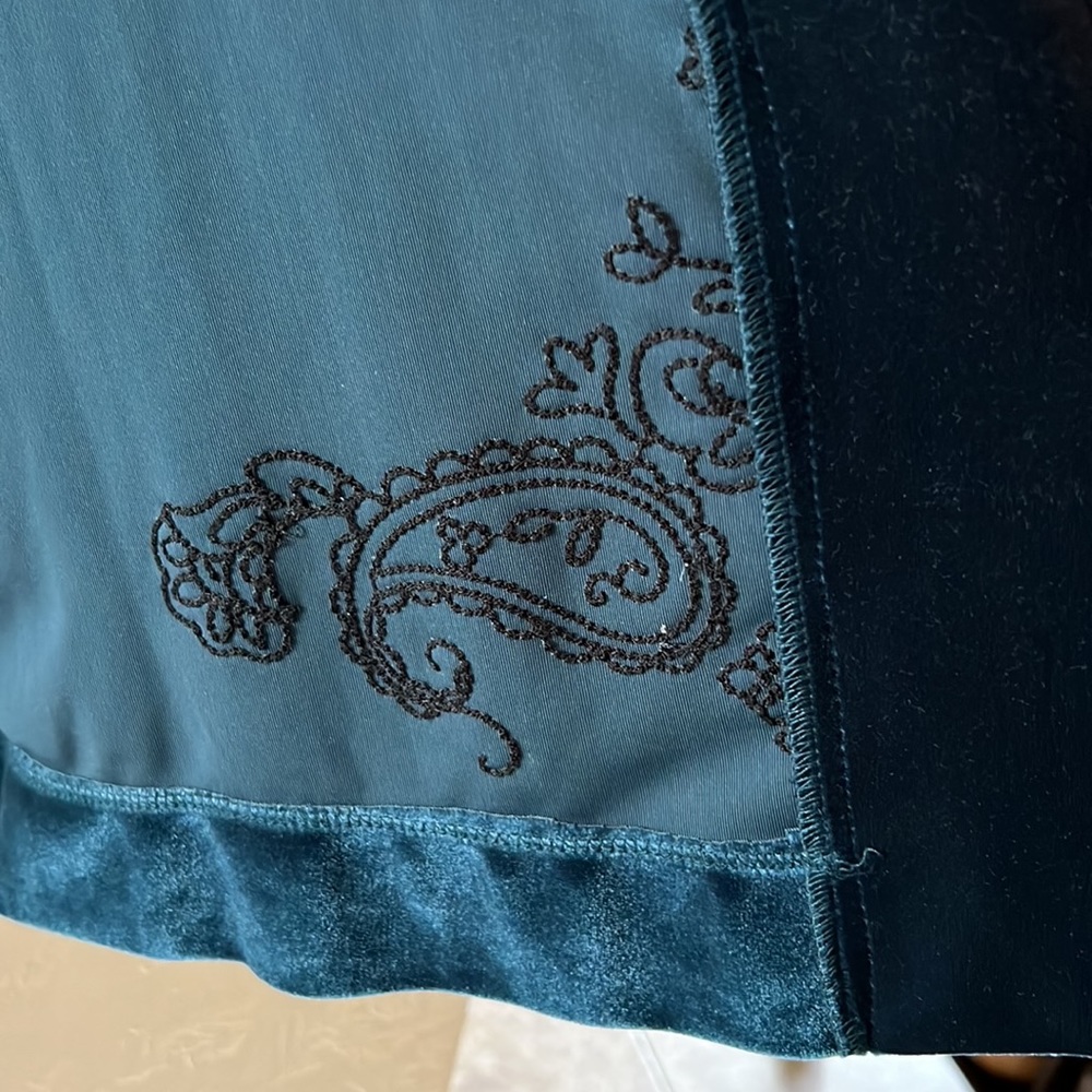 Chico’s Velvet Embroidered Cardigan Size 3  Green Scroll Tonal Trim NWT - Picture 11 of 17